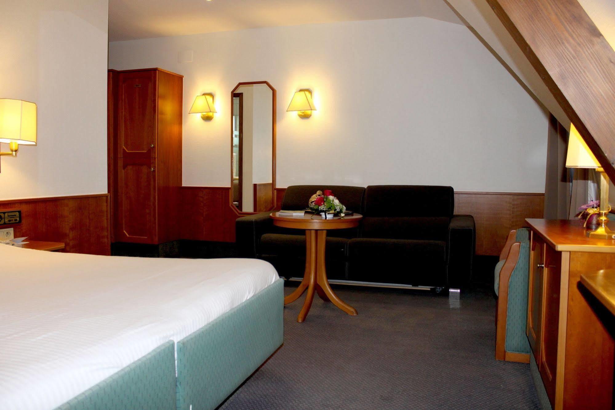 Hotel Restaurant Au Boeuf Blaesheim Exteriör bild